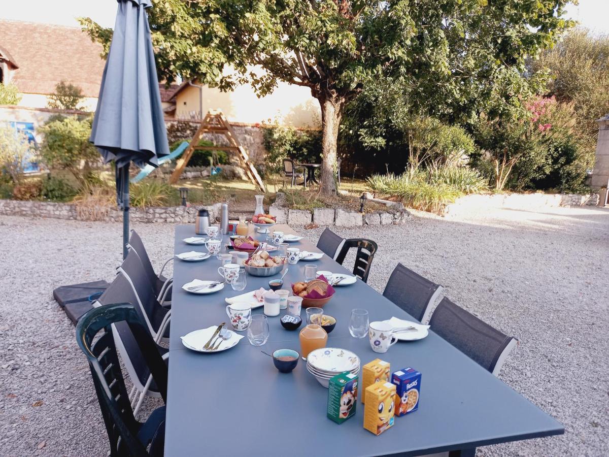 Au pays de Jacquou : Chambre d’hôtes et table d’hôtes Fossemagne Exterior foto