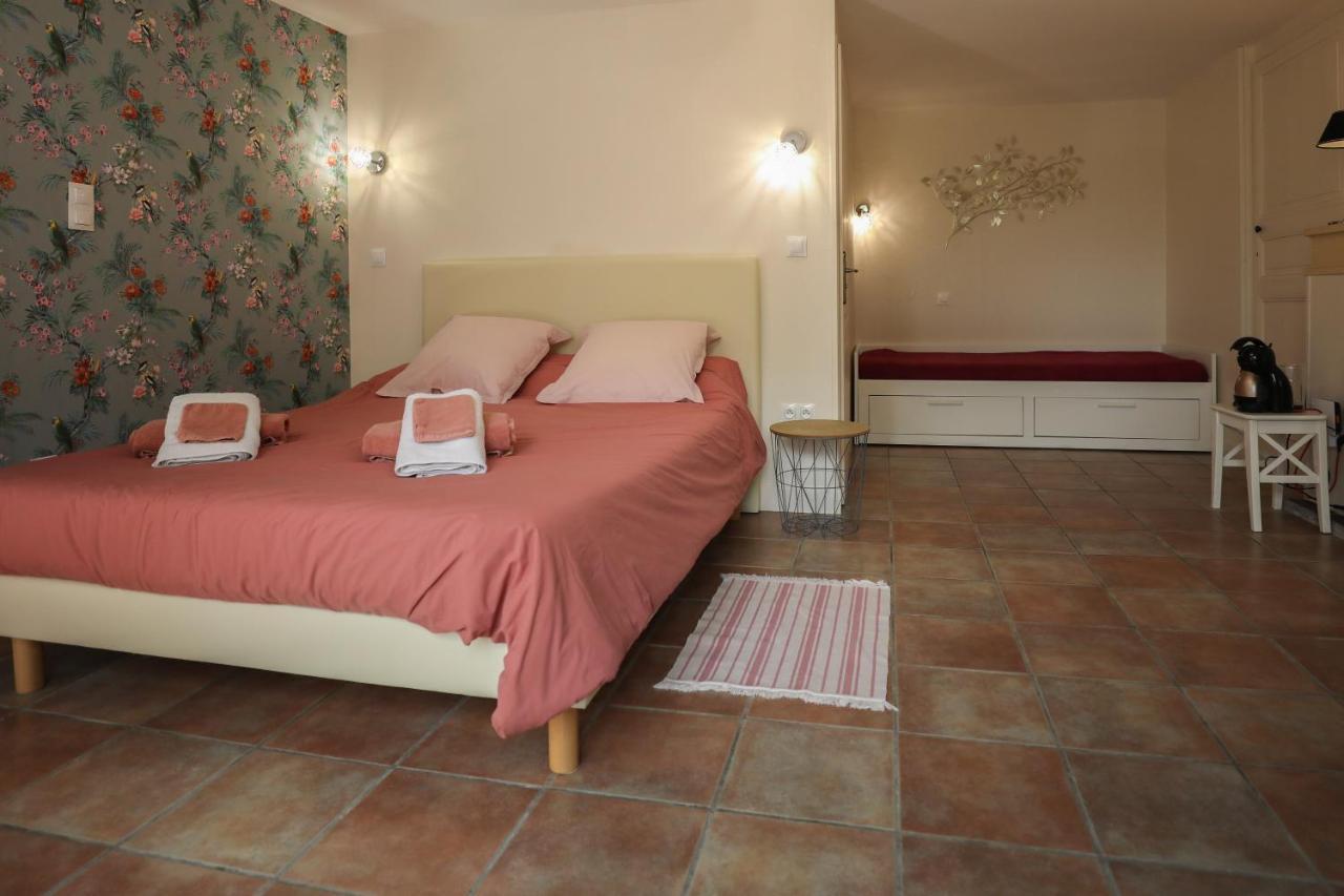 Au pays de Jacquou : Chambre d’hôtes et table d’hôtes Fossemagne Exterior foto